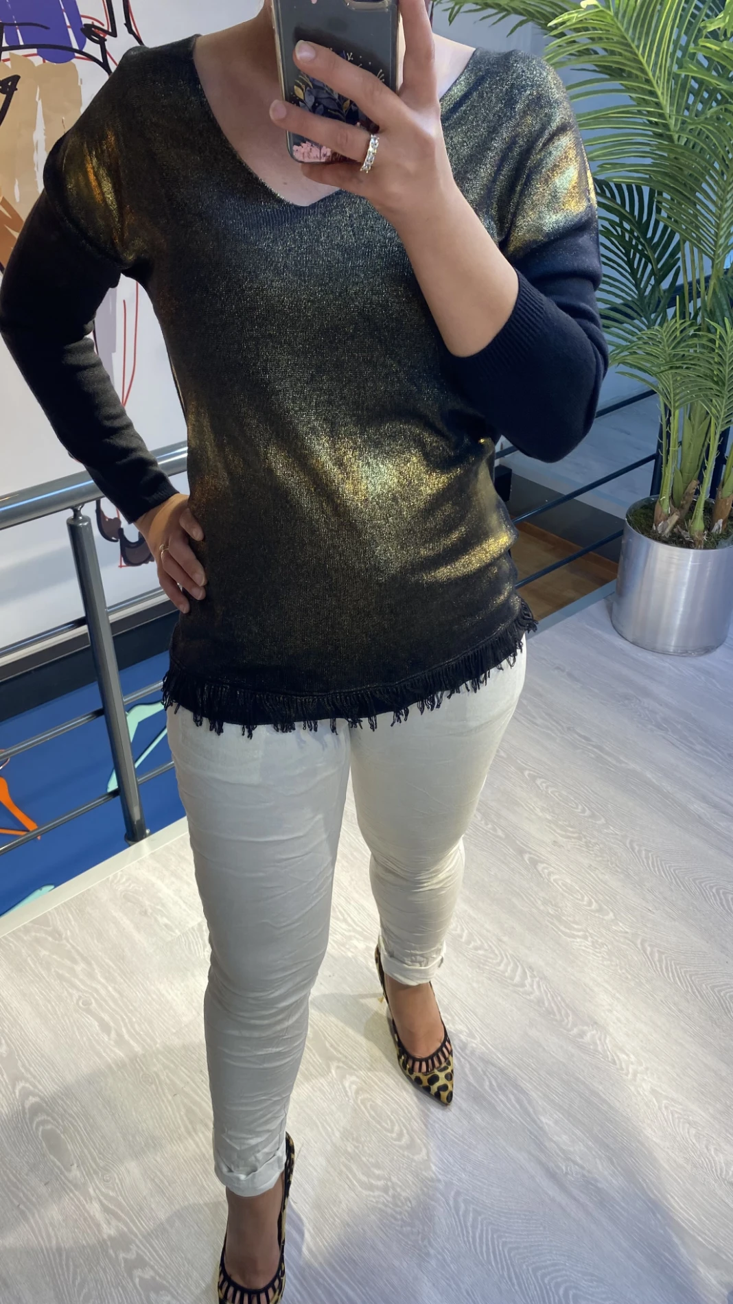 Siyah Gold Etek Ucu Yırtıklı İtaly Bluz