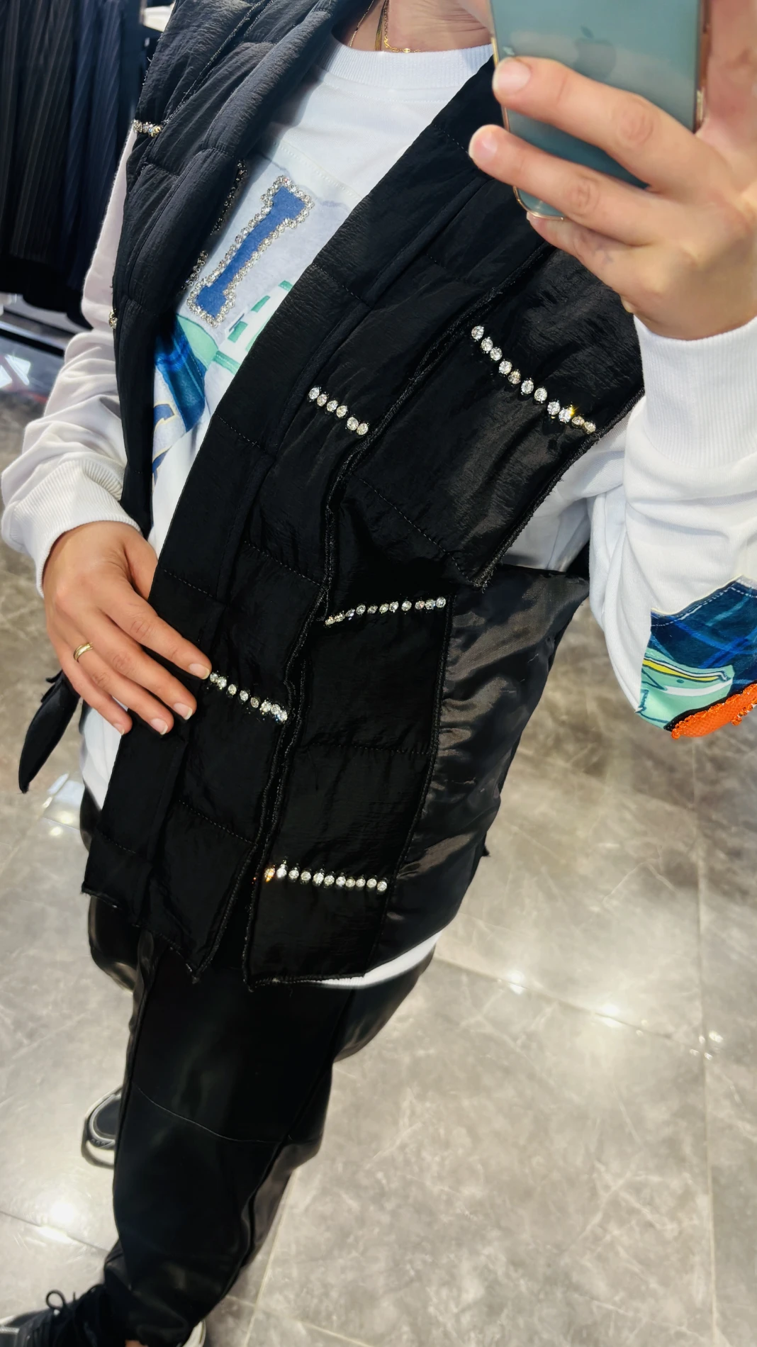 Taşlı Tasarım Şişme Yelek