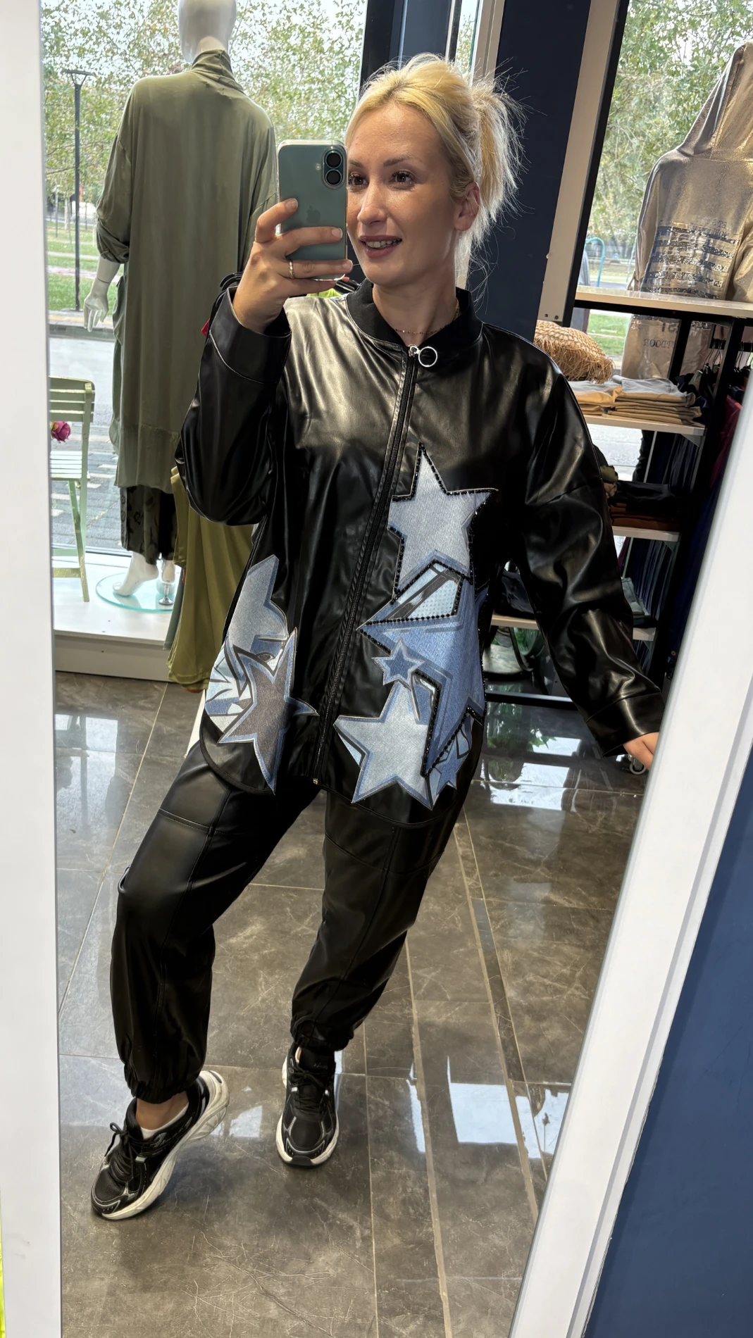 Yıldız Detaylı Deri Tasarım Ceket