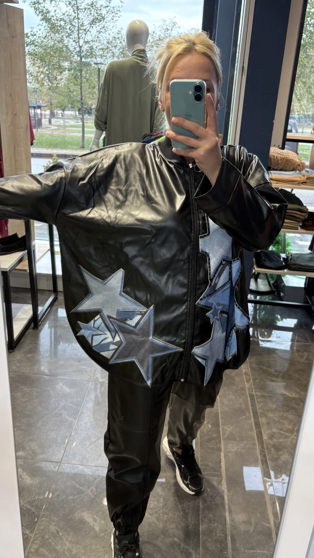 Yıldız Detaylı Deri Tasarım Ceket