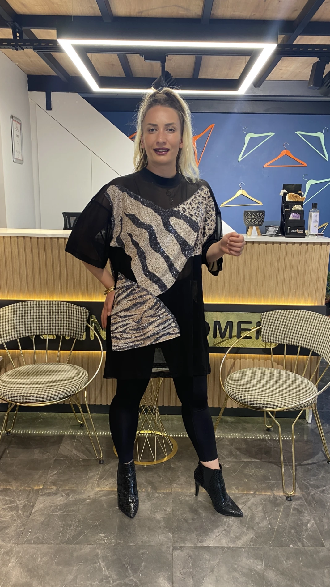 Tasarım Siyah Leoparlı Bluz