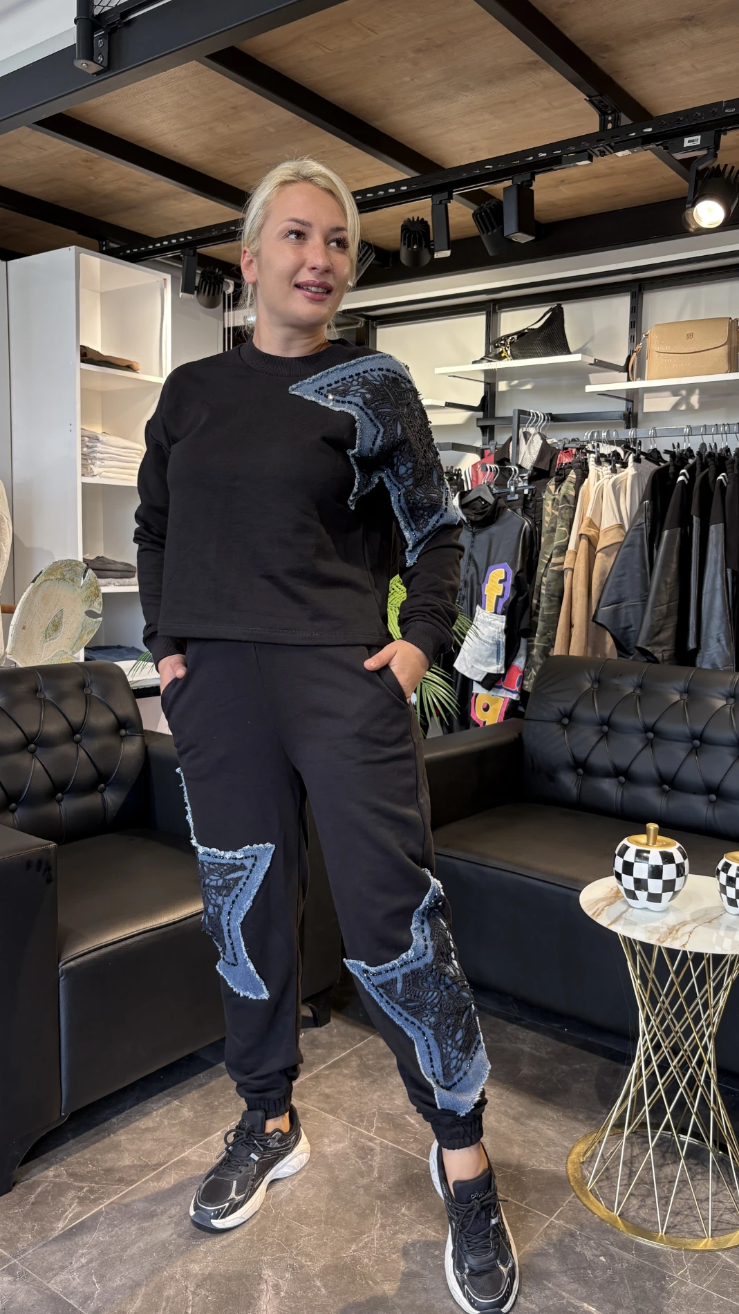 Yıldız İşlemeli Tasarım Eşofman Takımı