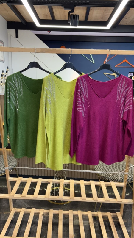 İtalyan Angora Omuzu Taşlı Triko