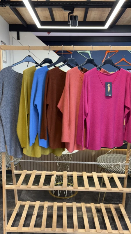 İtalyan V Yaka Düz Triko