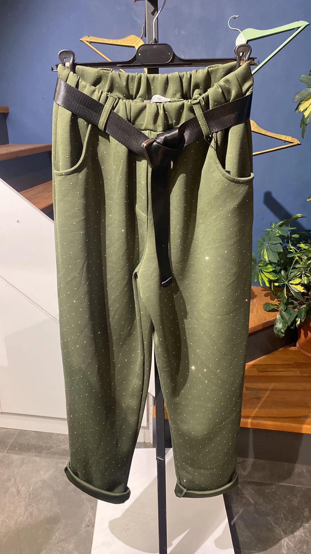 Taşlı Kemerli Pantolon